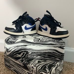 Toddler Jordan 1s | Black & Blue